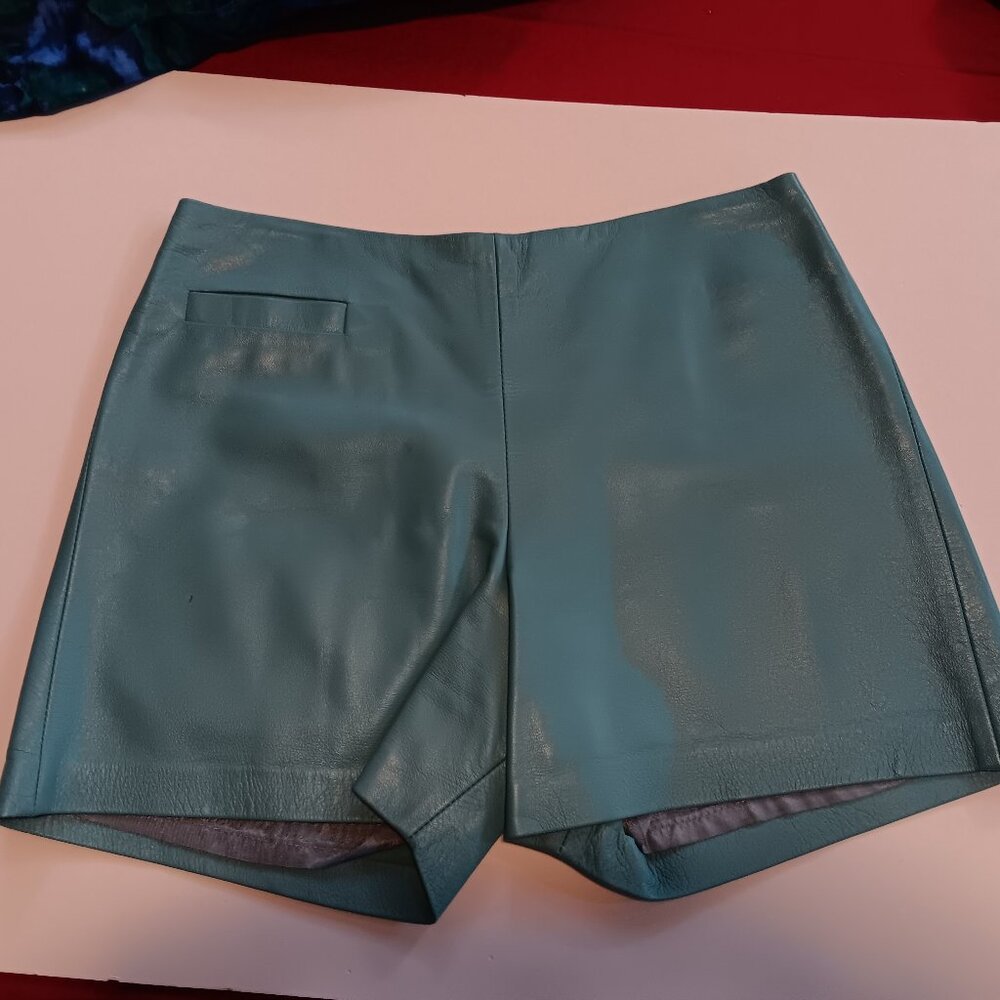 100% Genuine leather short - Small